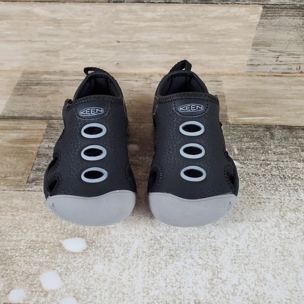 KEEN Stingray Kids Sandals Sz 5 Black Drizzle Leather Round Toe Waterproof